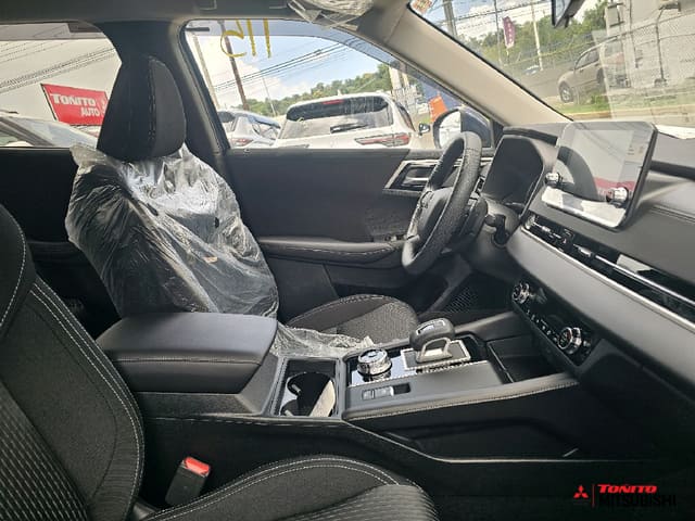2024 Mitsubishi Outlander ES