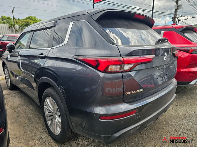 2024 Mitsubishi Outlander ES
