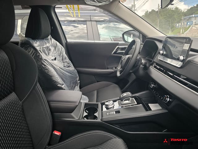 2024 Mitsubishi Outlander ES
