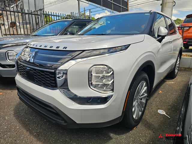 2026 Mitsubishi Outlander ES