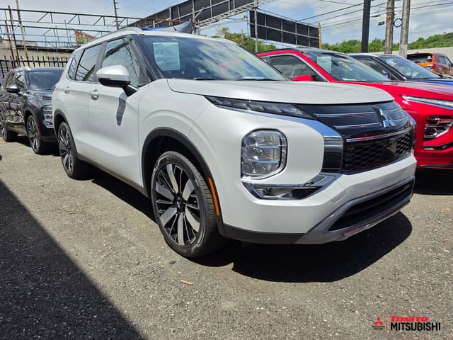 2026 Mitsubishi Outlander SE