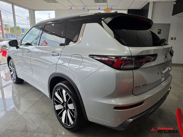 2026 Mitsubishi Outlander Plug-In Hybrid SEL