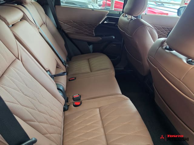 2026 Mitsubishi Outlander Plug-In Hybrid SEL