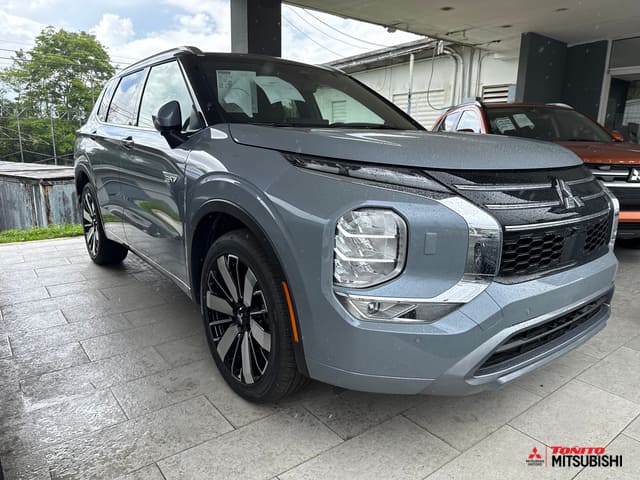 2026 Mitsubishi Outlander Plug-In Hybrid SEL