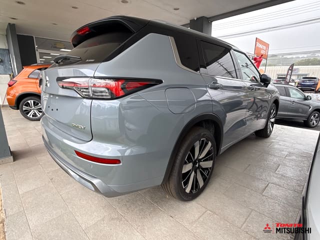 2026 Mitsubishi Outlander Plug-In Hybrid SEL