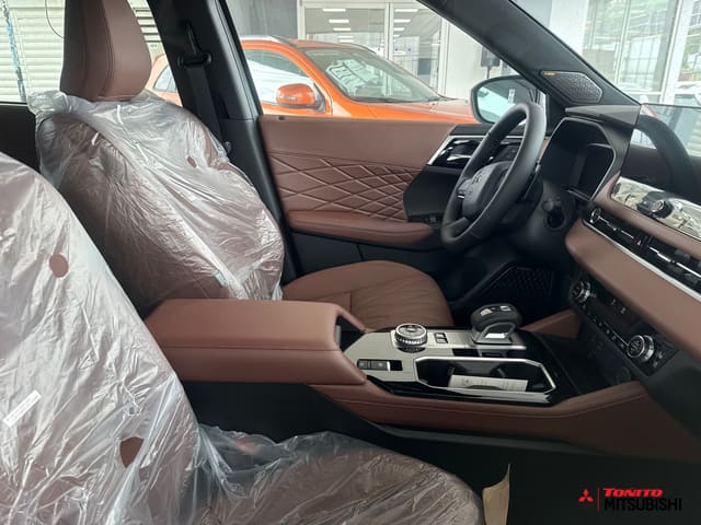 2026 Mitsubishi Outlander Plug-In Hybrid SEL