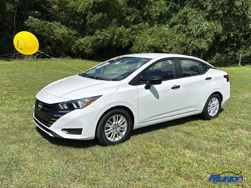 2023 Nissan Versa Sedan S's photo