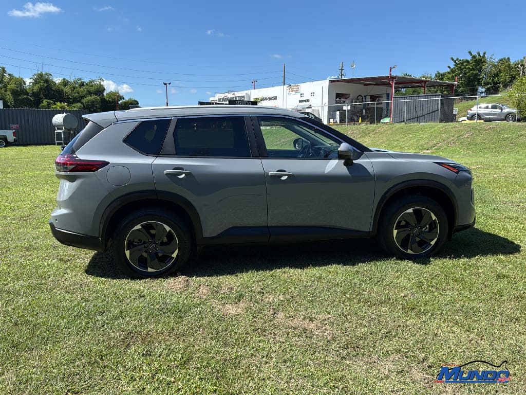2025 Nissan Rogue SV's photo