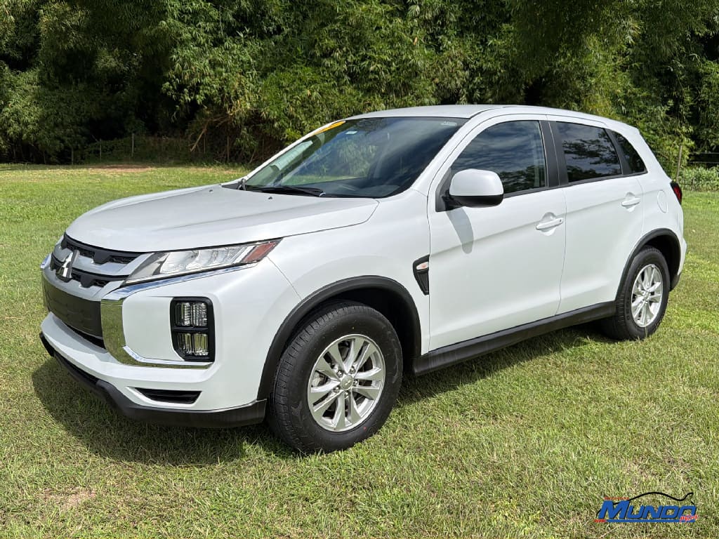 2024 Mitsubishi Outlander Sport ES's photo