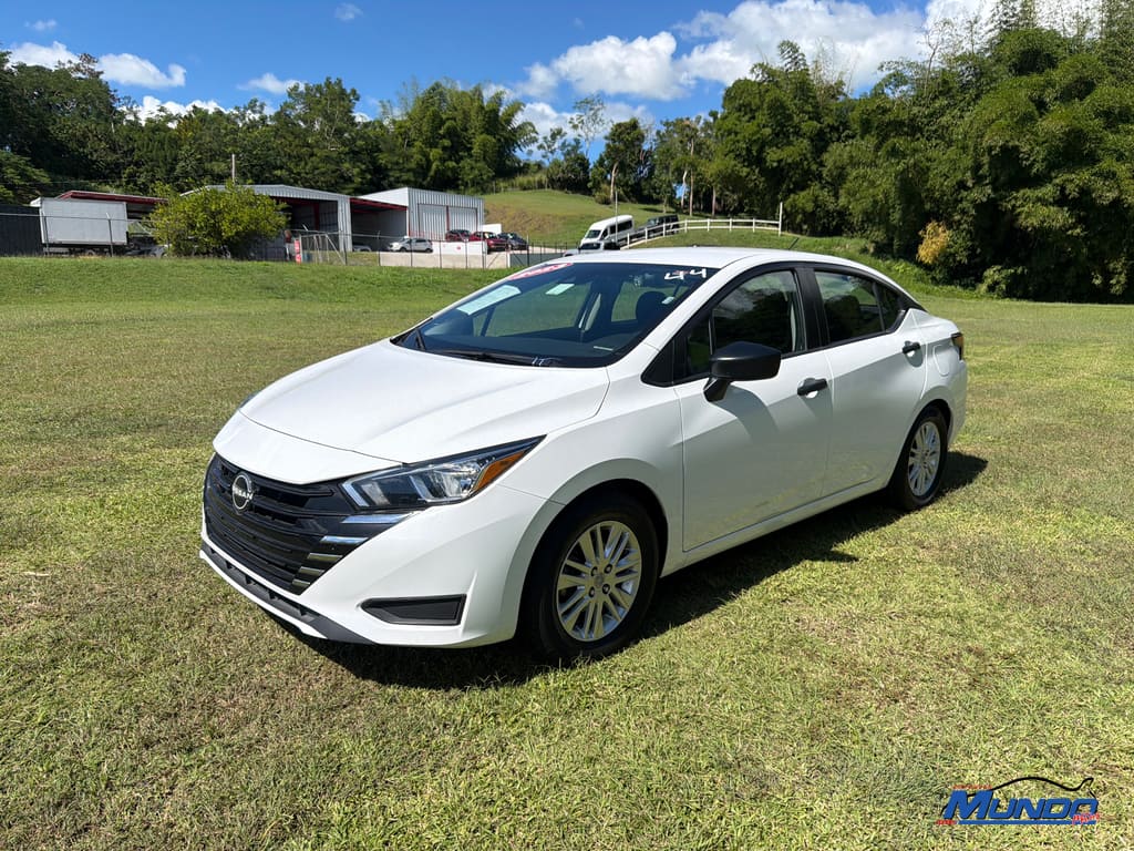 2023 Nissan Versa Sedan S's photo