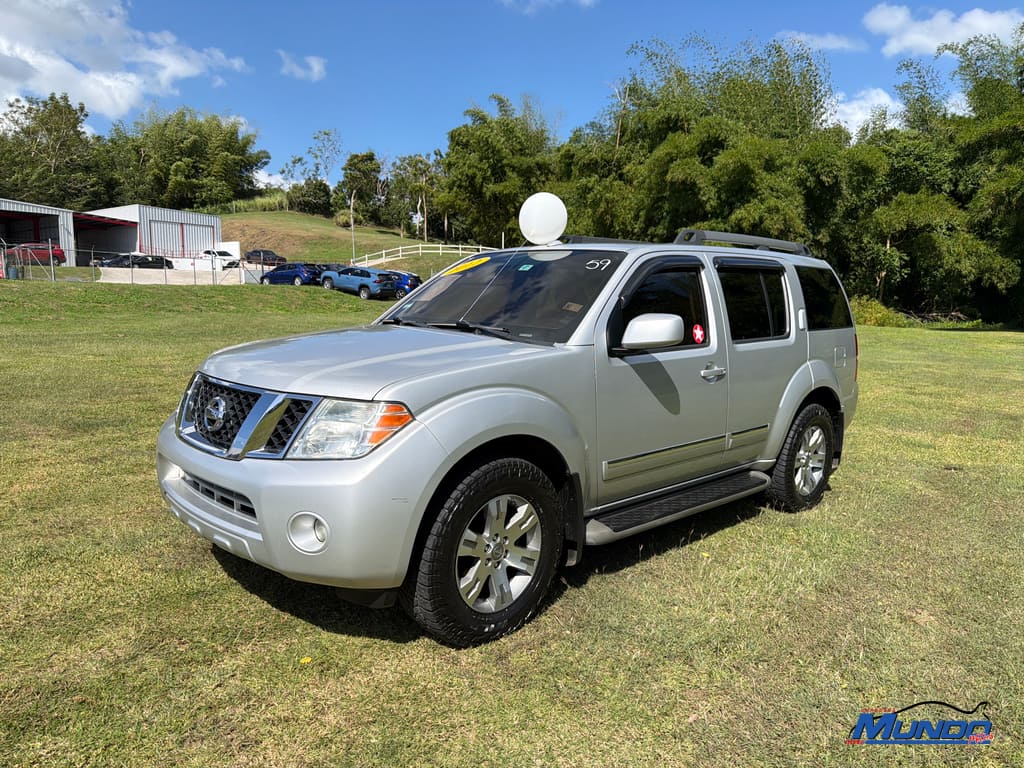 2012 Nissan Pathfinder's photo