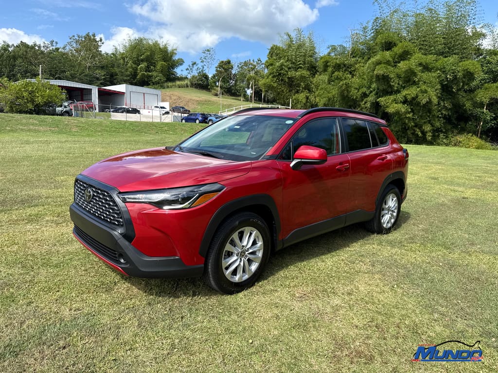 2022 Toyota Corolla Cross LE's photo