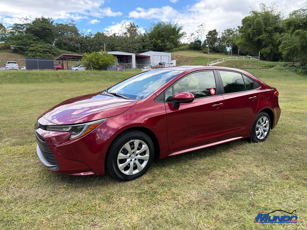 2025 Toyota Corolla LE's photo