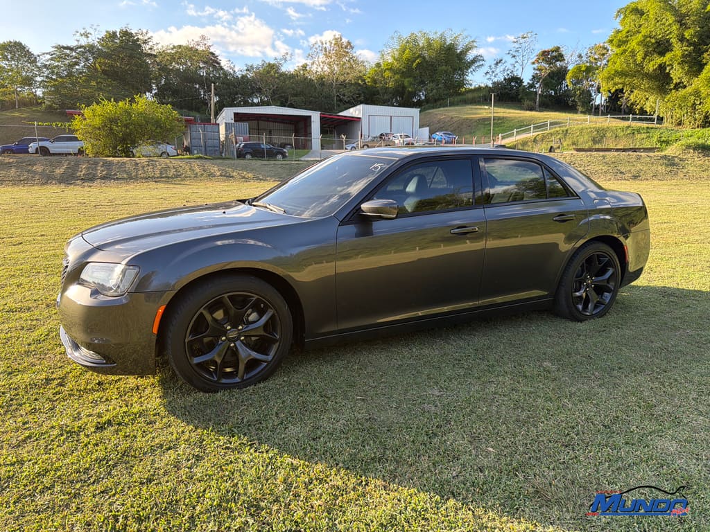 2023 Chrysler 300 S's photo