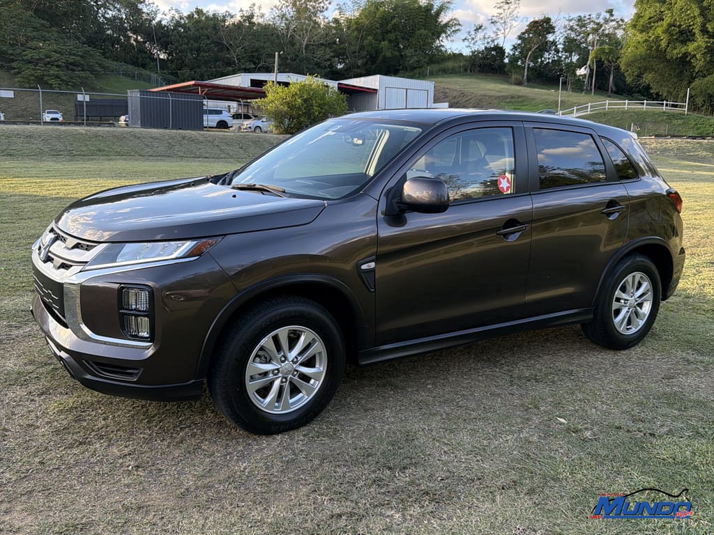 2024 Mitsubishi Outlander Sport ES's photo