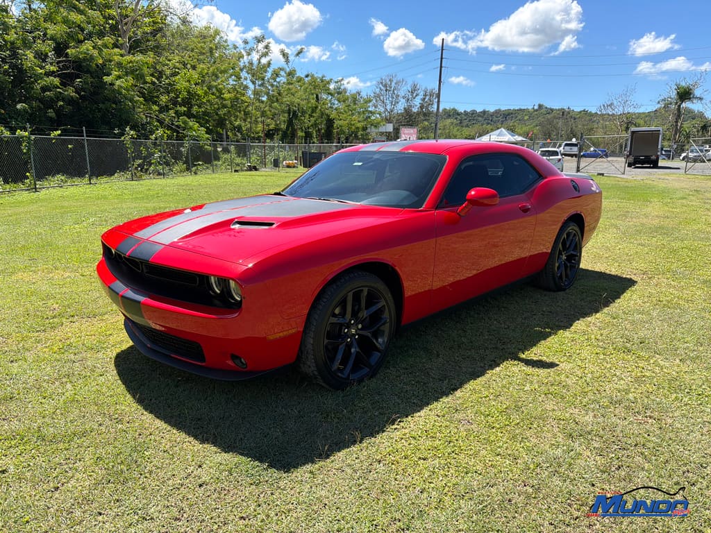 2020 Dodge Challenger SXT Auto's photo