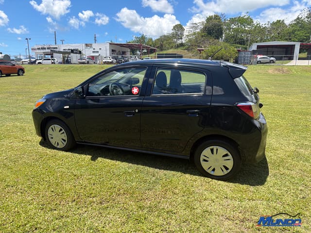 2023 Mitsubishi Mirage ES