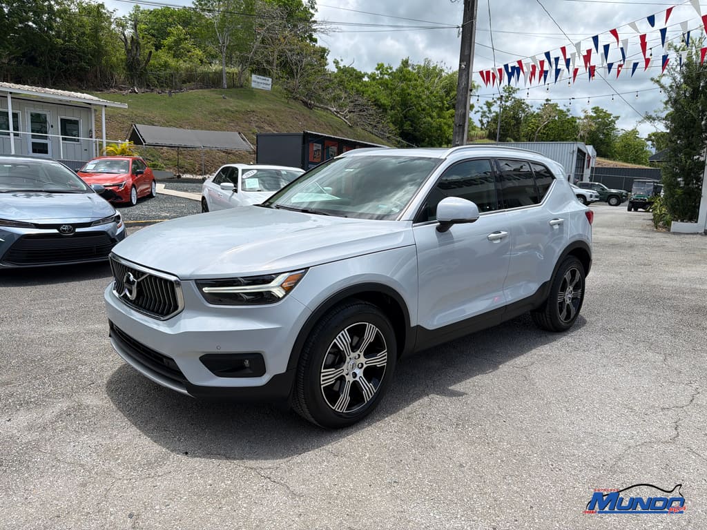 2022 Volvo XC40 T4 Inscription's photo