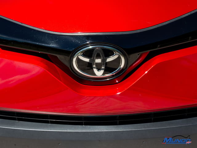 2022 Toyota C-HR XLE