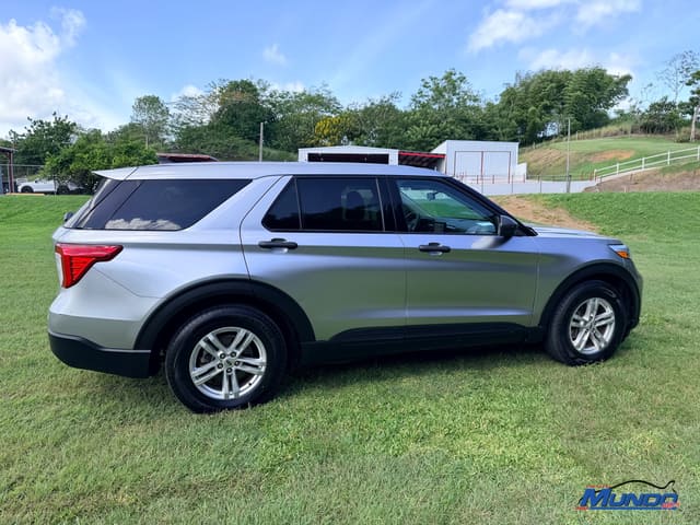 2023 Ford Explorer Base