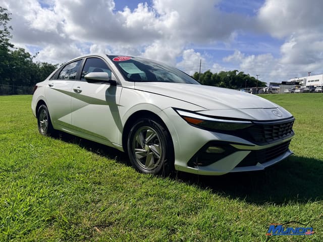 2025 Hyundai Elantra SE