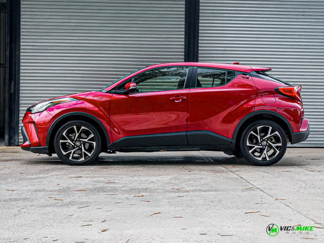 2022 Toyota C-HR XLE