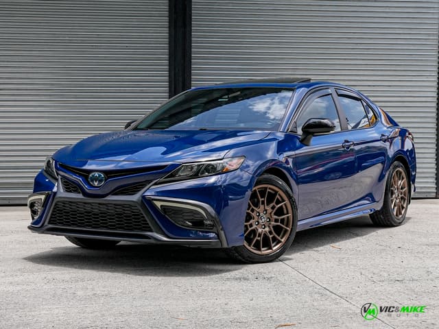 2023 Toyota Camry SE Nightshade Hybrid