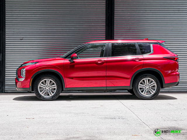 2024 Mitsubishi Outlander ES 4dr SUV (2.5L 4cyl CVT)
