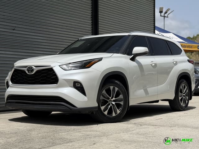 2022 Toyota Highlander XLE 4dr SUV (3.5L 6cyl 8A)