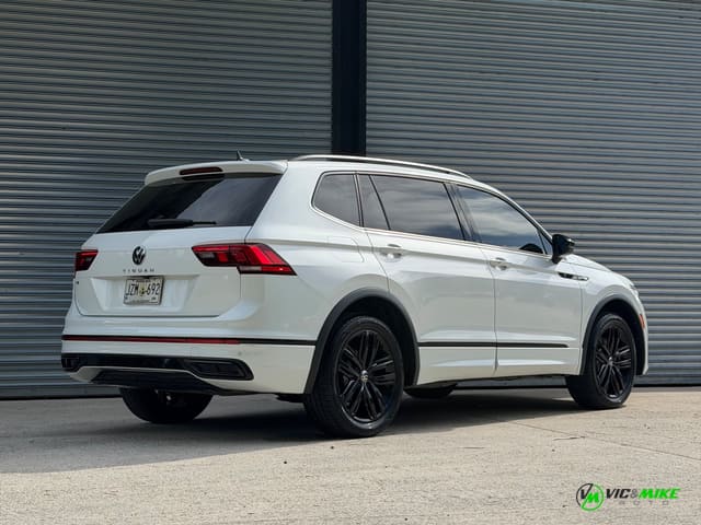 2022 Volkswagen Tiguan SE R-Line Black 4dr SUV (2.0L 4cyl Turbo 8A)