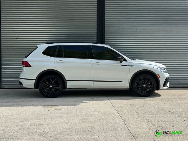 2022 Volkswagen Tiguan SE R-Line Black 4dr SUV (2.0L 4cyl Turbo 8A)