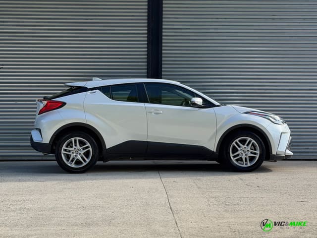 2022 Toyota C-HR XLE 4dr SUV (2.0L 4cyl CVT)