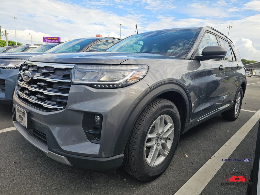 2025 Ford Explorer Active's photo