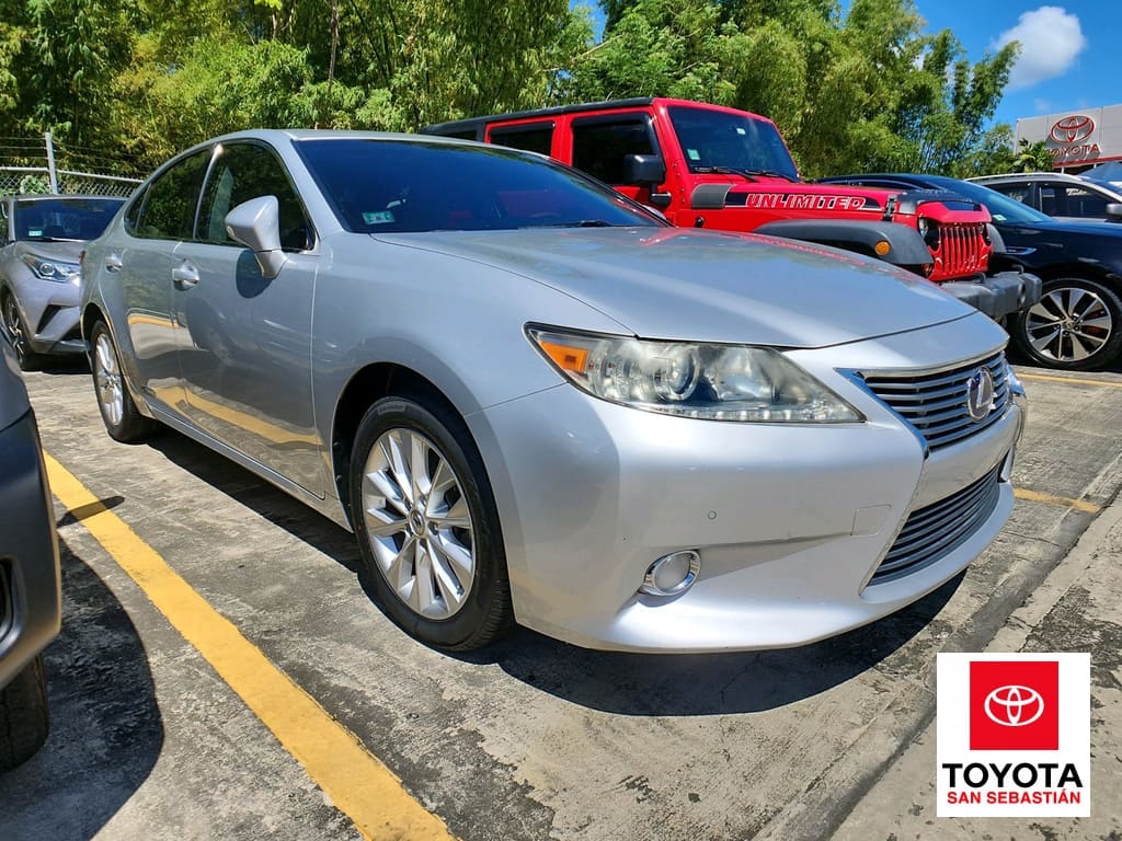 2013 Lexus ES 350 300h's photo