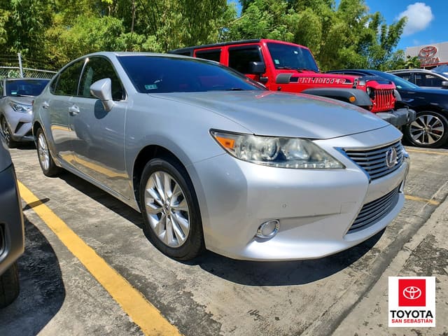 Lexus ES 300h Hybrid 2013