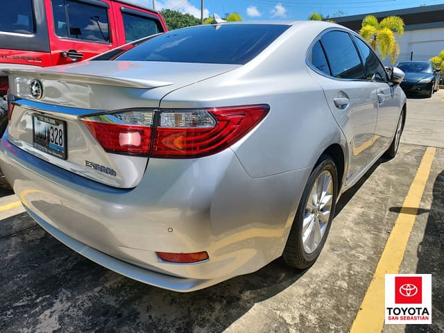 Lexus ES 300h Hybrid 2013