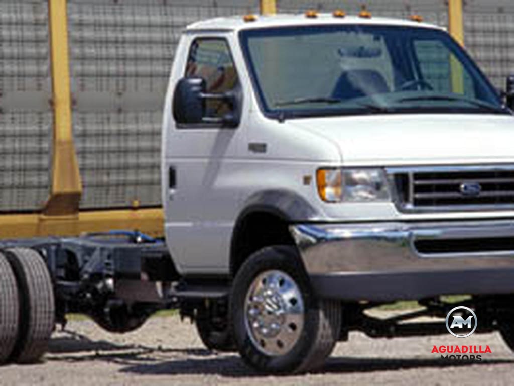 2005 Ford E-Series's photo