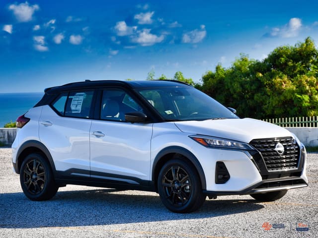 2023 Nissan Kicks SR