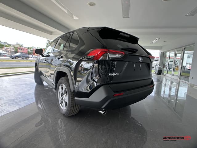 Toyota Crown 4 image