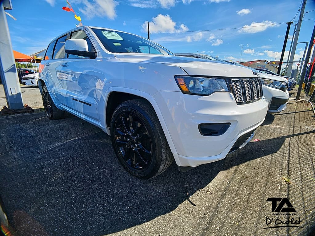 2021 Jeep Grand Cherokee Laredo X's photo