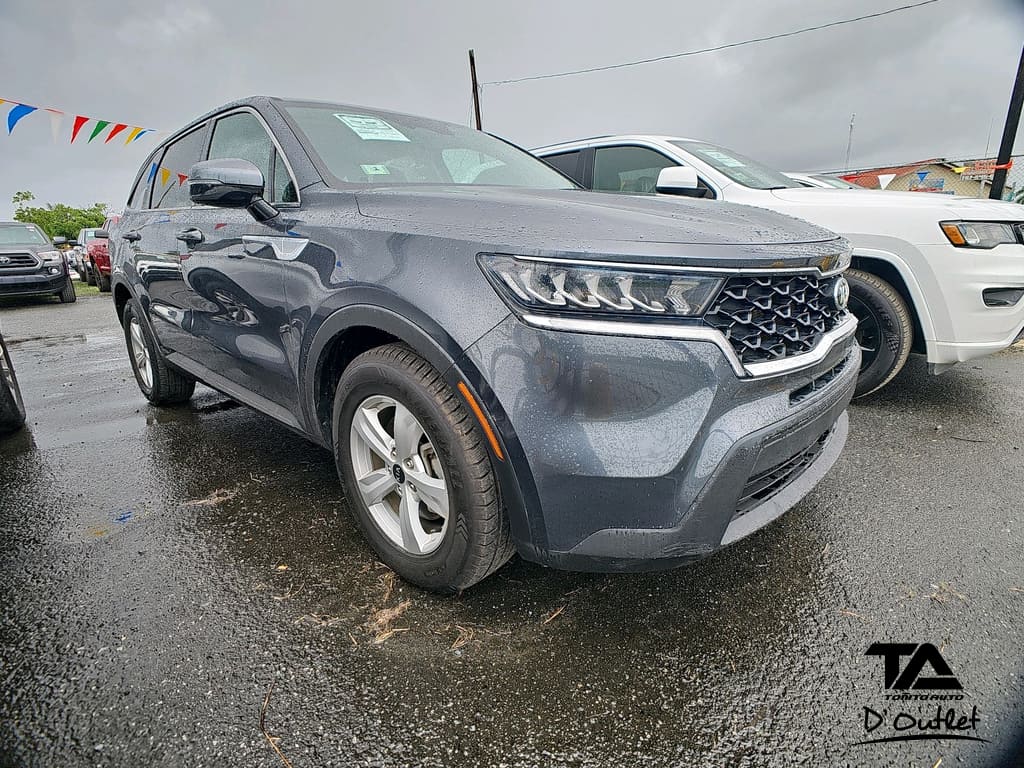 2021 Kia Sorento LX AT's photo