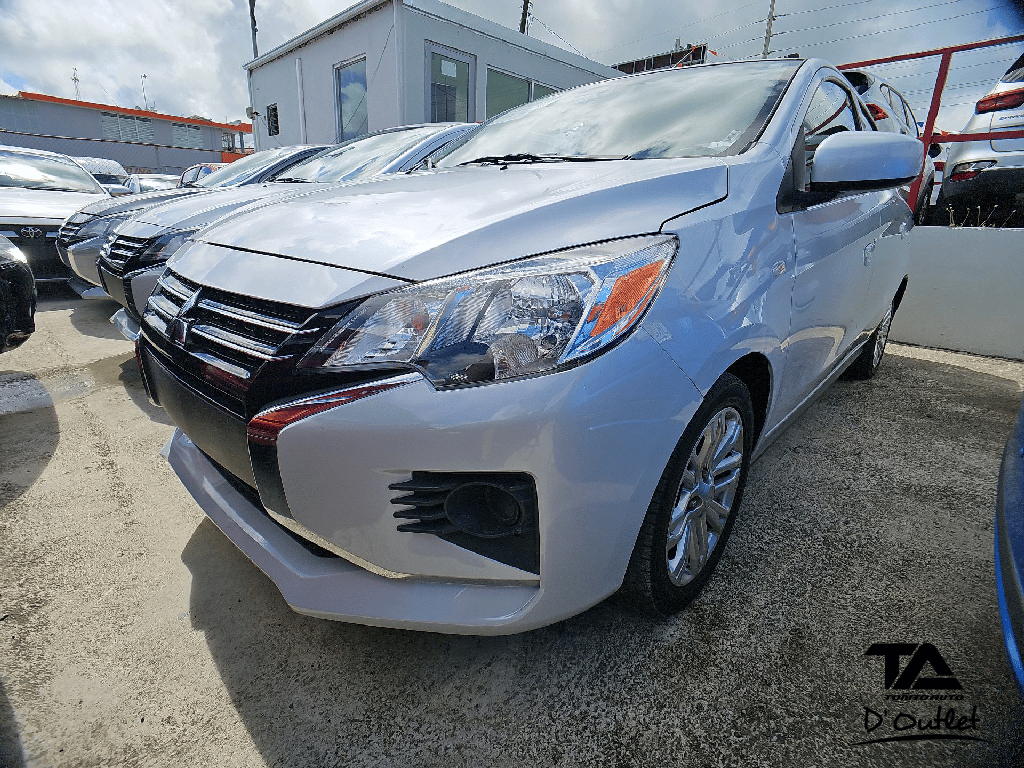 2022 Mitsubishi Mirage ES CVT's photo