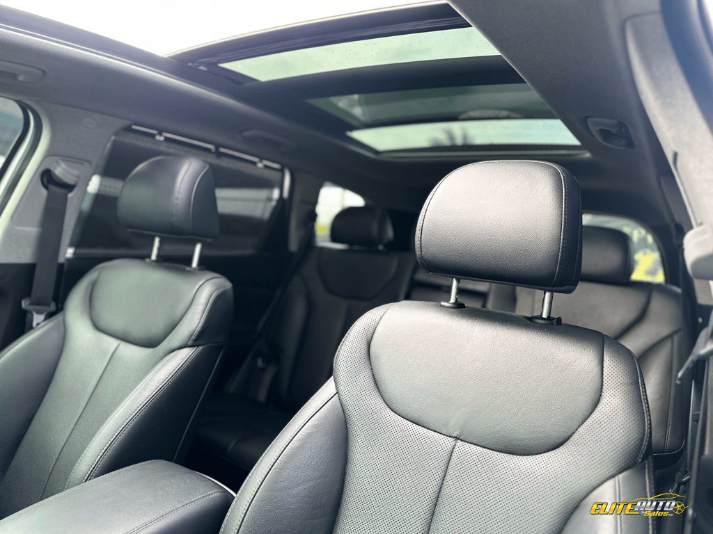 2020 Hyundai Santa Fe Limited - Photo 6
