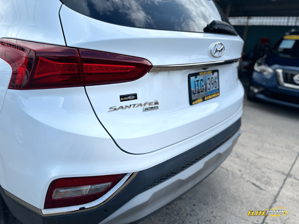 2020 Hyundai Santa Fe Limited - Photo 10