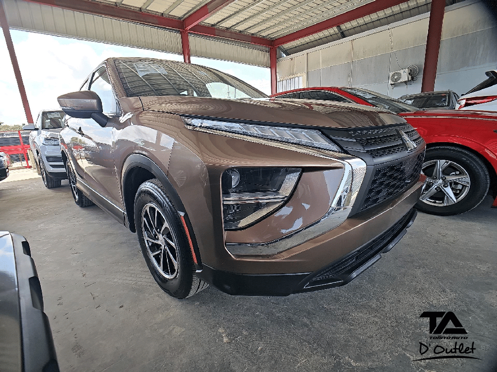 2022 Mitsubishi Eclipse Cross ES 2WD's photo