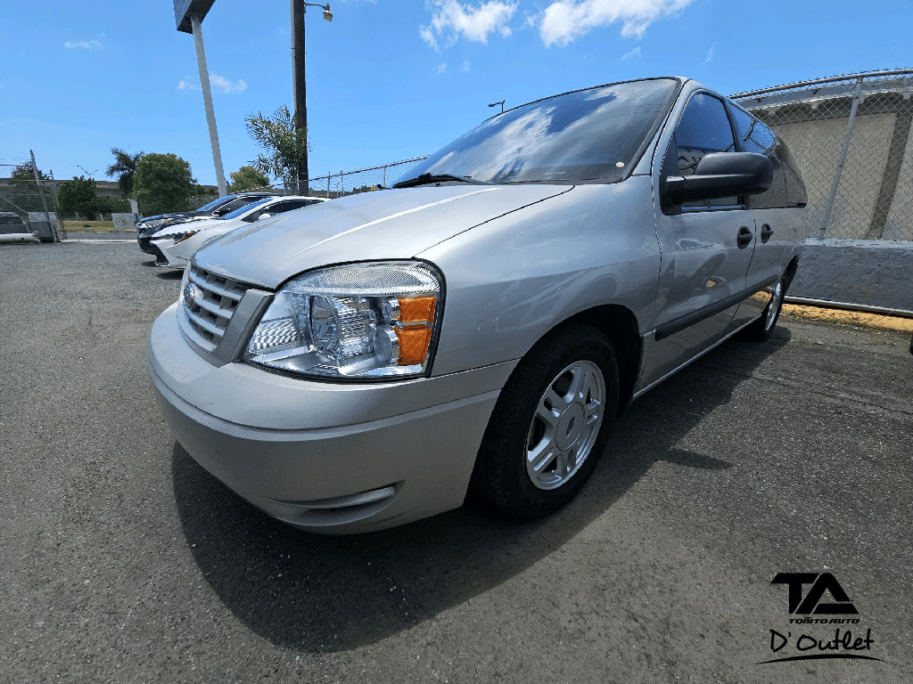 2004 Ford Freestar SE's photo