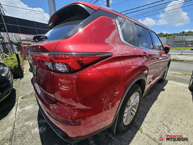 2023 Mitsubishi Outlander ES