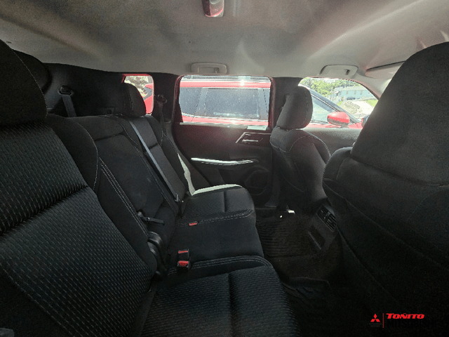 2023 Mitsubishi Outlander ES