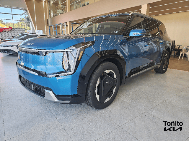2025 Kia EV9 Land