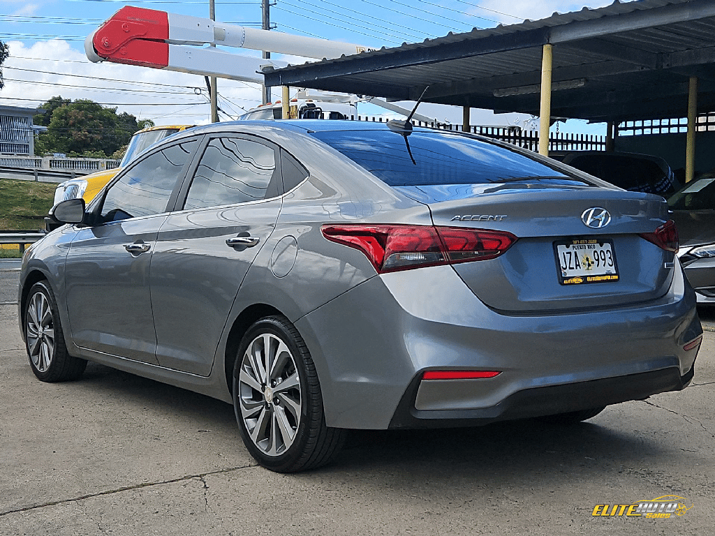 2022 Hyundai Accent - Photo 4